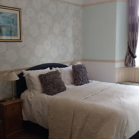 Fir Trees Bed and breakfast 4*