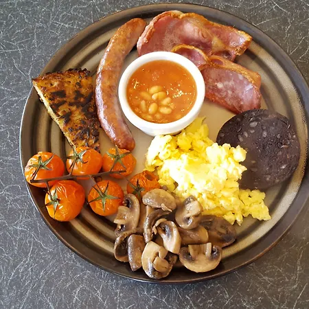 Oda ve Kahvaltı Fir Trees